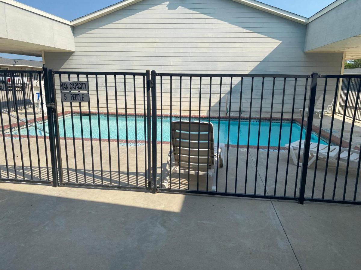 Southern Inns And Suites Now Offering Rv Spaces For Rent Yorktown Exterior photo