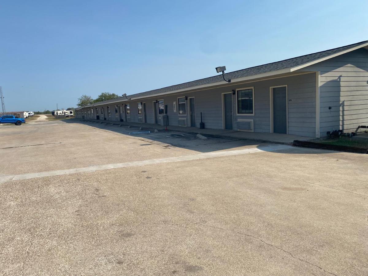 Southern Inns And Suites Now Offering Rv Spaces For Rent Yorktown Exterior photo