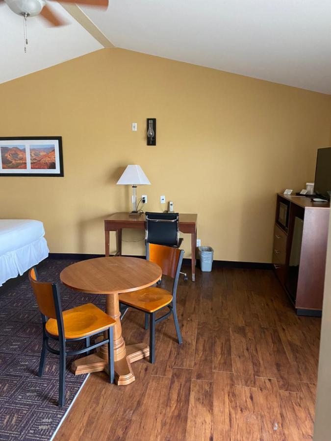 Southern Inns And Suites Now Offering Rv Spaces For Rent Yorktown Exterior photo